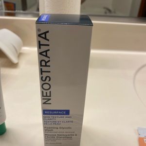 NIB .. neostrata glycolic foam wash